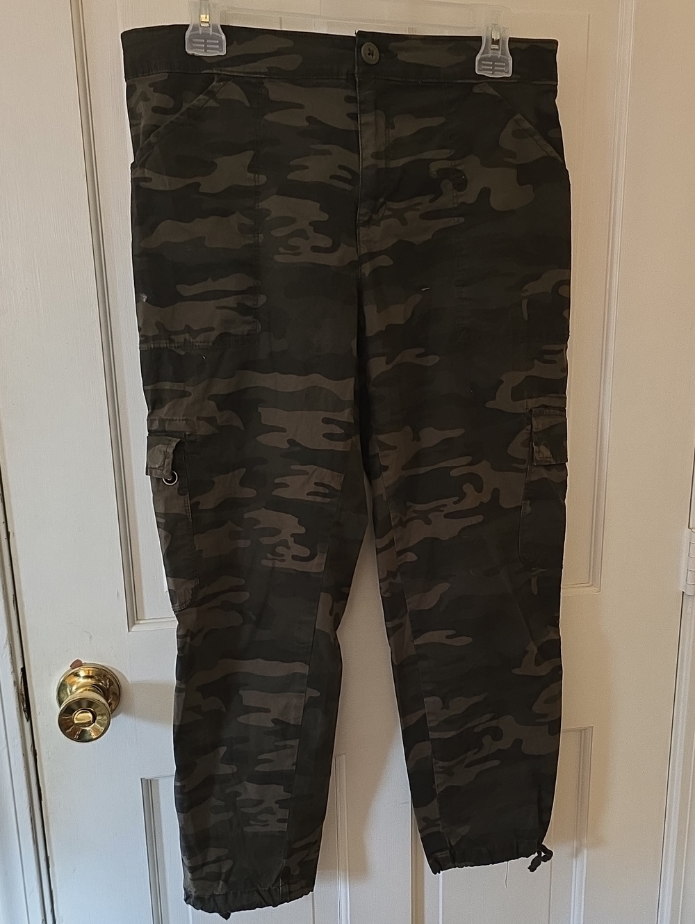 Womens Camo Cargo Pants - Size L